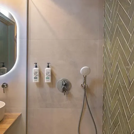 Avaton Boutique Apartman Arhángelosz