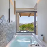 Avaton Boutique شقة